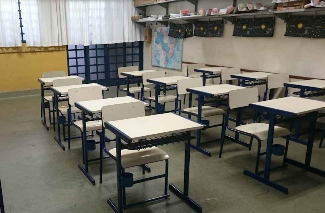 sala de aula do colegio arte livre, onde a rl higiene performou a limpeza profissional